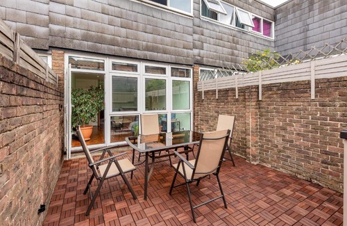 Brixton Hill House | Chic 3Bed House w/Terrace in Brixton