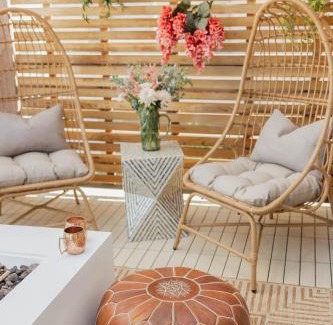 Crown Point House | Chic 3br Coastal Getaway Patio, Style & Comfort