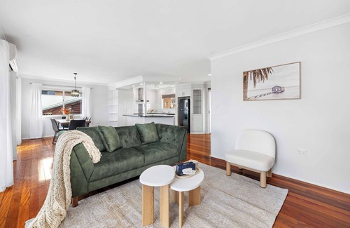 Rochedale South House | Chic 3BR Home with Pool in Rochedale South