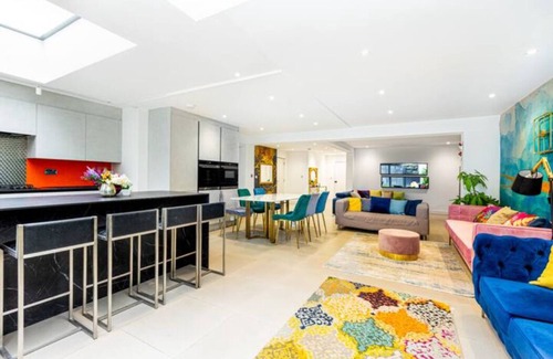 Cricklewood Apartment | Chic 3BR w/Garden & Parking - Near Hampstead Heath