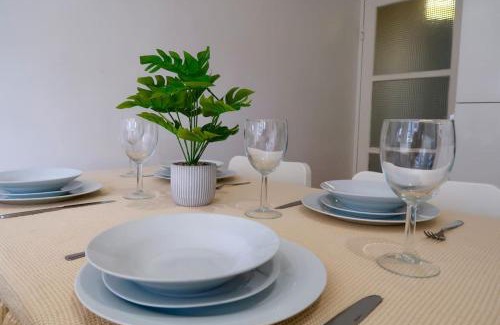 Bunhill Apartment | Chic 4-Bed apartment in London w balcony and walking distance to tube