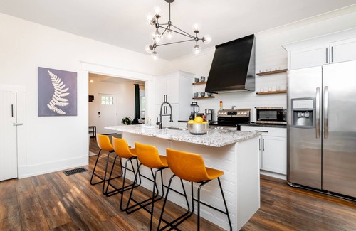 Highlands Douglass House | Chic 4BR Farmhouse Near Historic Bardstown Road
