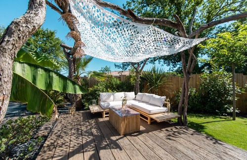 Ares Villa | Chic and cosy, lagoon pool villa with jacuzzi