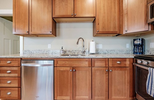 West End Condo | Chic and Historic West Ender