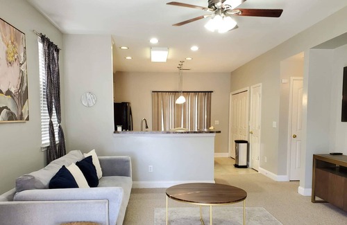 Huntcliff House | Chic and serene 2 bedroom, 2 bathroom near Fort Jackson and Sandhills shopping