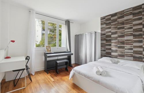 Le Chesnay Apartment | Chic and spacious apartement with piano and terrace