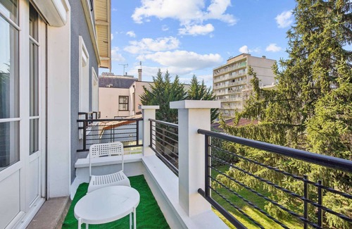Asnieres-sur-Seine Villa | Chic and spacious house near Paris