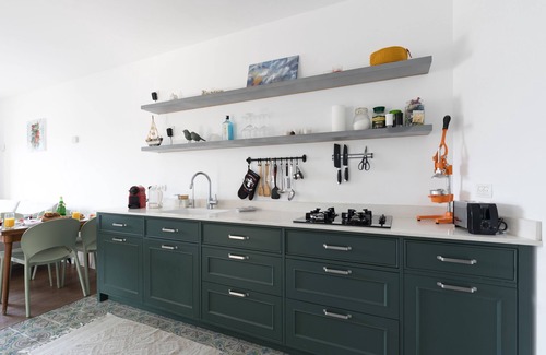Tel Aviv City Center Apartment | Chic and Sunny in the Heart of Tel Aviv