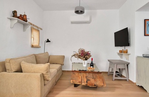 Ojen House | Chic Andalusian Oasis - A Serene and Charming Home
