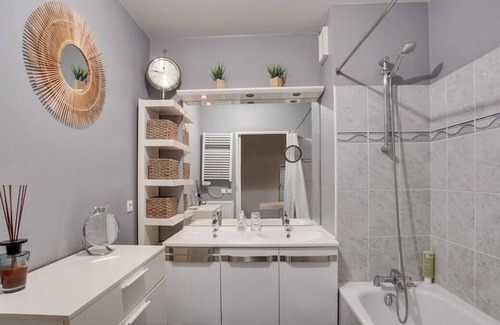 Orly Apartment | Chic Apart With Terrace and Parking