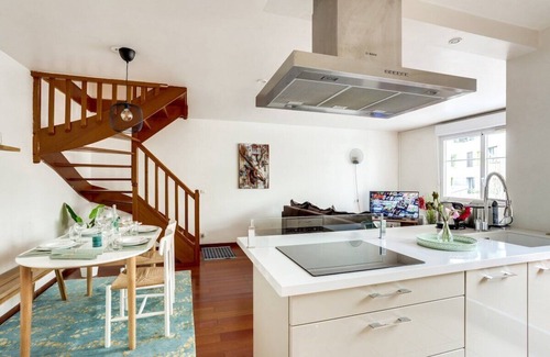 Bobigny Apartment | Chic Apart With Terrace and Parking