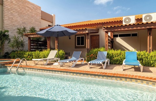 Washington Apartment | Chic Apartment in Aruba with Balcony!