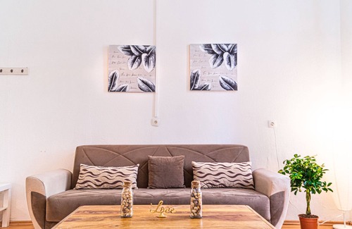 Matzleinsdorf Apartment | Chic Apartment Near Downtown