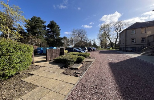 Uphall Apartment | Chic Apartment with Deer Park Golf Course Views