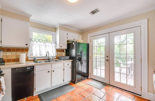 Westside House | Chic Atlanta Retreat w/Patio & Outdoor Dining!