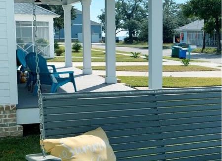Gulfport House | *Chic Beach Cottage Retreat* near Beach/downtown