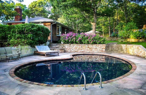 Barnes Landing Cottage | CHIC BEACH RETREAT! Walk to Desirable Barnes Landing Bay Beach