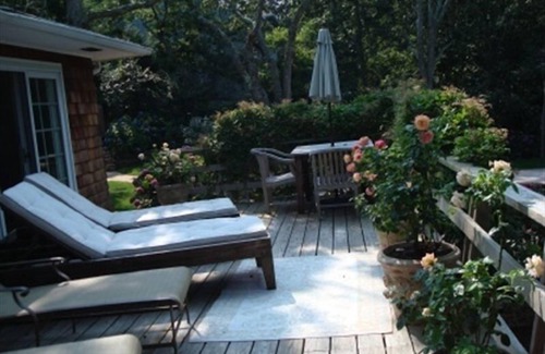 Barnes Landing Cottage | CHIC BEACH RETREAT! Walk to Desirable Barnes Landing Bay Beach