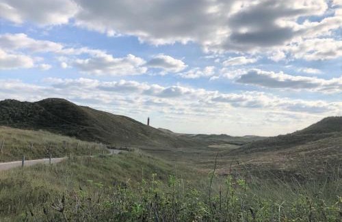 Julianadorp aan zee House | Chic Beachside Stay w Sauna