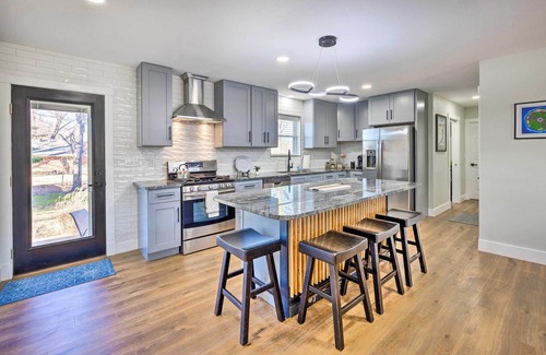 Downtown Cottage | Chic Bentonville Home ~ 1 Mi From Downtown!