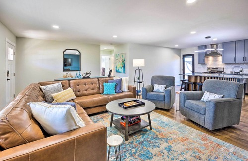 Downtown Cottage | Chic Bentonville Home ~ 1 Mi From Downtown!