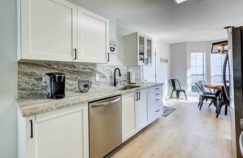 Bentonville Cottage | Chic Bentonville Home w/Patio & Fire Pit!
