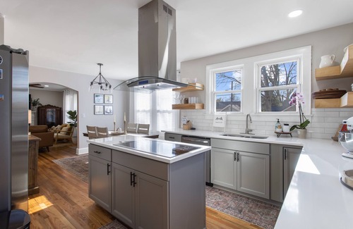 Sans Souci House | CHIC✨️|Bikes|ParkPass|Lake|PizzaOven|BlackStone|YouTubeTV