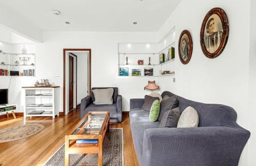 Campden Apartment | Chic & Central One Bed Flat