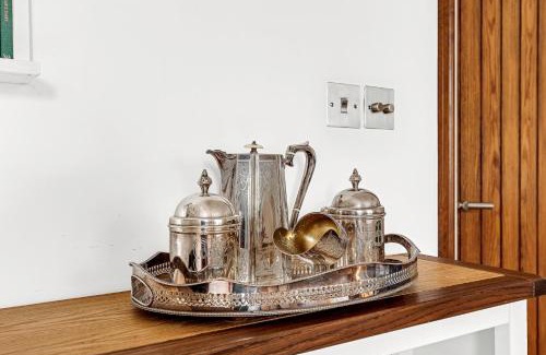 Campden Apartment | Chic & Central One Bed Flat