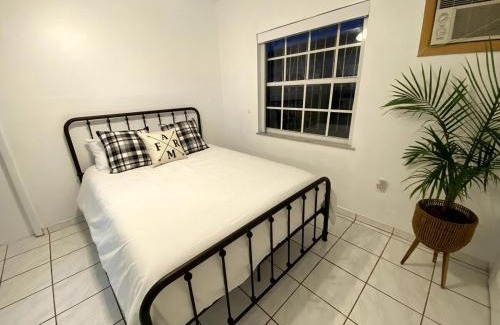 Allapattah House | Chic Centrally located spacious 4 bedrooms