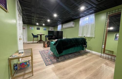 Wanskuck Apartment | Chic City apartment in Providence