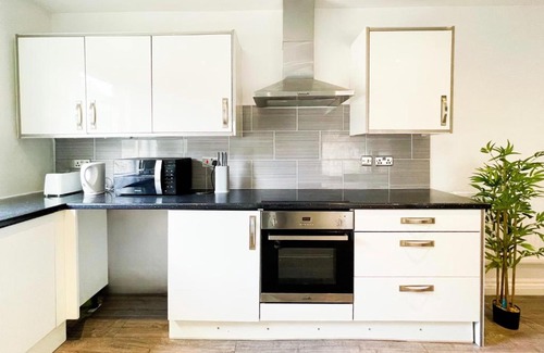 Bootle House | Chic City Loft Room