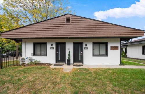 Near East Columbus Apartment | Chic City Retreat 97