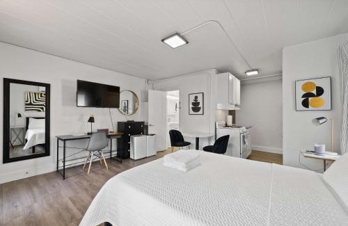 Near East Columbus Apartment | Chic City Retreat 97