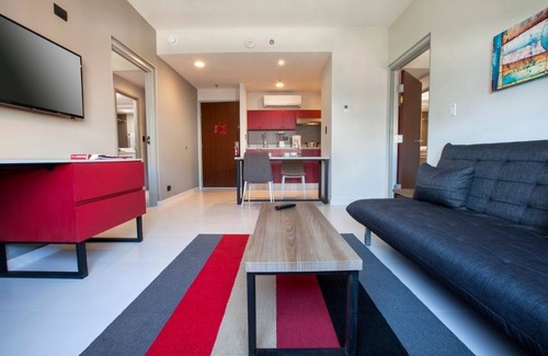 El Tezal Hotel | Chic Coastal Escape in Cabo San Lucas – Steps from Beaches, Marina, Markets & At