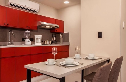 El Tezal Hotel | Chic Coastal Escape in Cabo San Lucas – Steps from Beaches, Marina, Markets & At