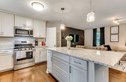College Park Cottage | Chic College Park Cottage ~ 2 Mi to Main Street!
