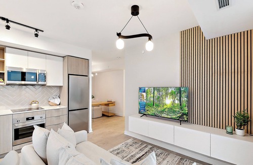 Islington - City Centre West Condo | Chic Condo in Prime Location – Stylish Stay with Easy Access to Everything!