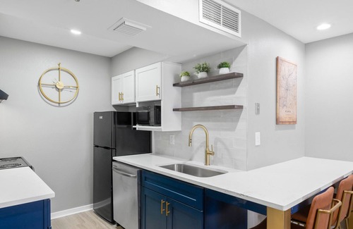 Garden Hills Apartment | Chic Condo Retreat in Central Buckhead Atlanta