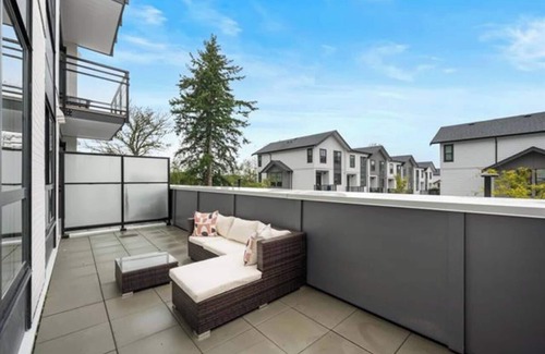 Surrey Apartment | Chic Condo w/Stylish Amenities in White Rock
