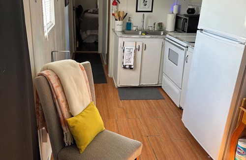 Duson Apartment | Chic Country Studio 8 miles from Lafayette