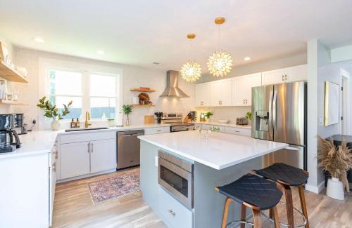 Maggie Valley House | Chic Creekside Bungalow at The Dogwood