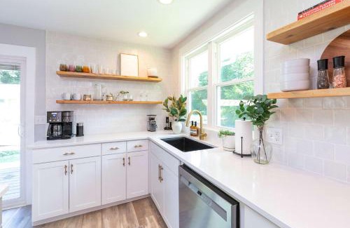 Maggie Valley House | Chic Creekside Bungalow at The Dogwood