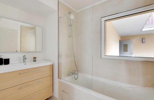 Le Bois Porte de Nogent Apartment | Chic Duplex with Rooftop -3BD-6P- Nogent-sur-Marne