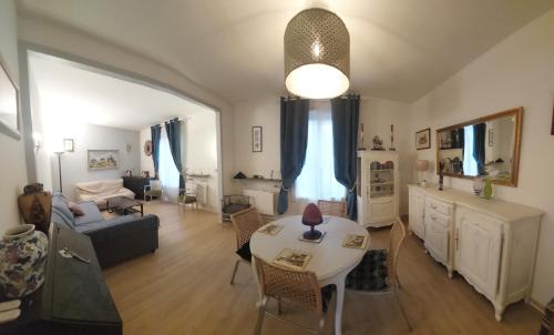Boissy-Saint-Leger Apartment | Chic F2 Rue Brevannes