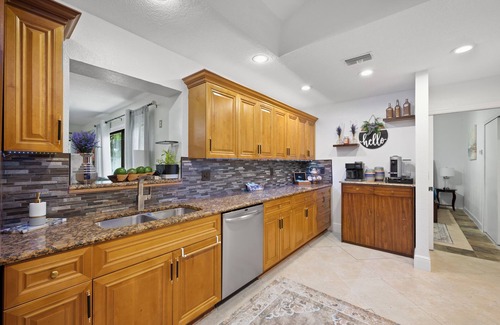 Port Saint Lucie House | Chic Family Friendly 4 Bedroom Home with Hot Tub+Pool Table+Game Room+WiFi
