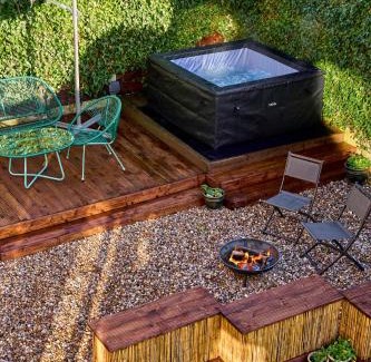 Manchester House | Chic Family Home with Garden Fire Pit & Event Space, Hot Tub