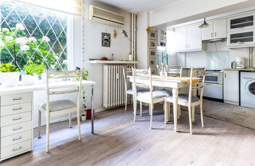 Moda Apartment | Chic Flat 5 min to Moda Coast in Kadikoy