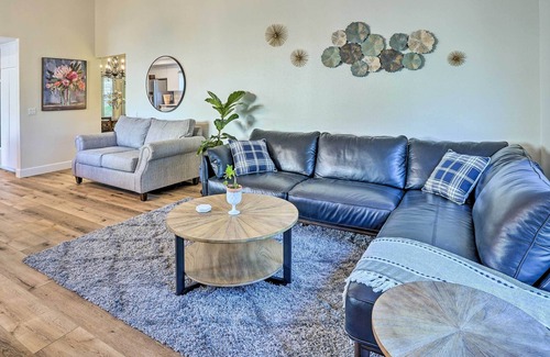 Fountain Valley House | Chic Fountain Valley Getaway Near Theme Parks