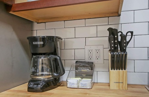 Avondale Apartment | Chic & Fully Furnished 2BR Apartment